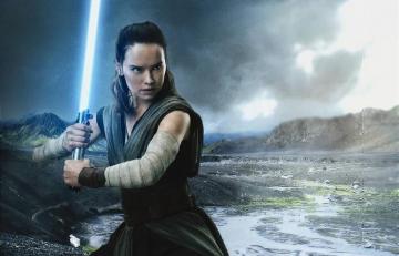 Friss kép Reyről és új infók az Utolsó Jedik történetéről!